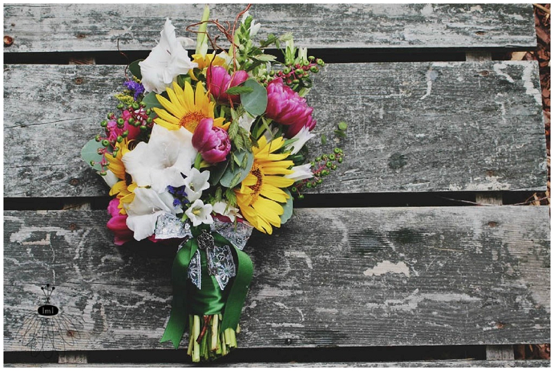 Wedding bouquet with key accent Little Miss Lovely