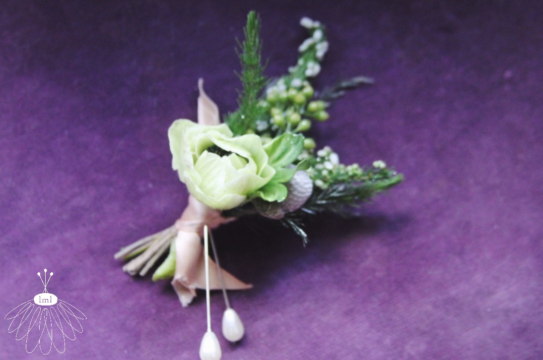 white anemone groom boutonniere // little miss lovely // west ocean city maryland florist